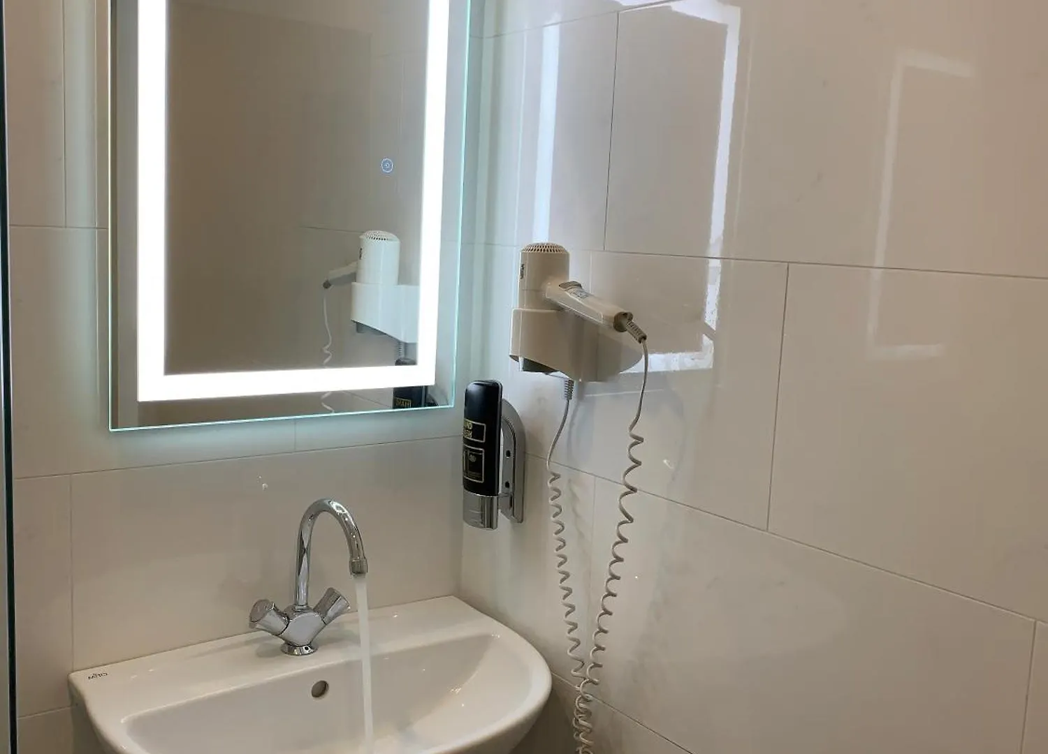 Dam Hotel Amsterdam 2*,